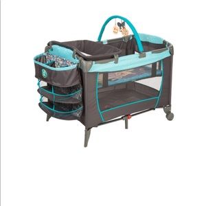 Disney winnie the pooh play yard